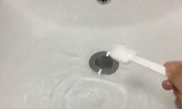 新买的牛仔裤怎样固色,黑色牛仔裤第一次洗怎么固色图7