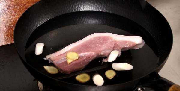 回锅肉怎么做好吃,豆瓣酱做回锅肉简单又好吃的做法图2
