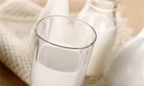 喝纯牛奶长个子,多喝牛奶真的能长高吗