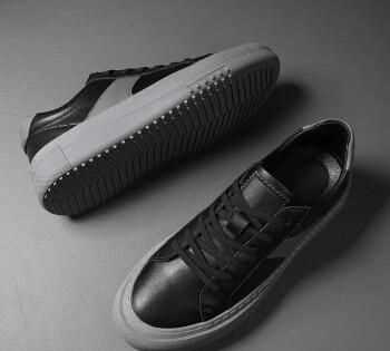白色皮鞋有黑色斑点怎么去除,怎么清洁白鞋上的小黑点