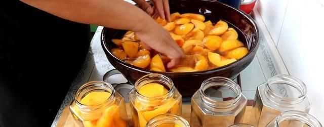 做黄桃罐头为什么要用盐水泡,黄桃为什么用来做罐头