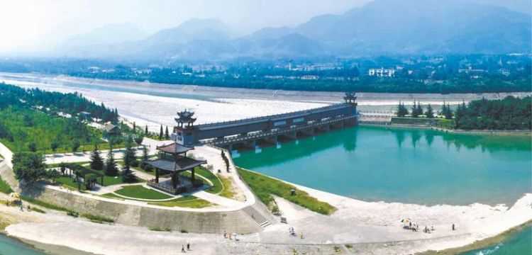 都江堰修建于哪个朝代至今有多少年