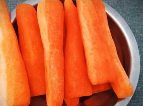 水果胡萝卜要削皮,水果胡萝卜怎么吃有营养最好图1