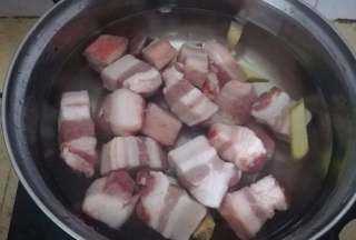 煮肉头冷水下锅还是热水下锅