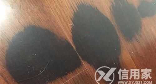 木地板被烟头烫出的黑印怎么去掉 木地板被烟头烫出的黑印的去除方法