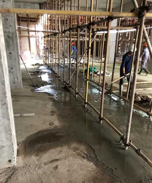 夏天高标号水泥混凝土多久洒水