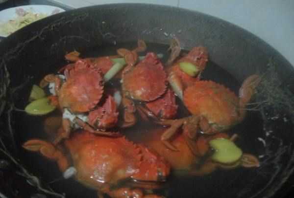 螃蟹开水煮多久可以吃,大闸蟹水煮多久可以吃图9