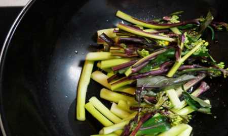 怎么炒红油菜头,红油菜头的做法大全图6