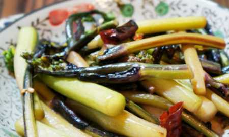怎么炒红油菜头,红油菜头的做法大全图10