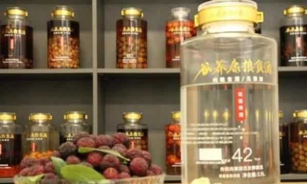 杨梅酒制作比例,杨梅酒的制作方法一斤杨梅多少酒图1