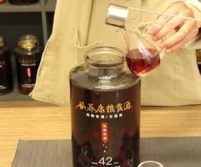 杨梅酒制作比例,杨梅酒的制作方法一斤杨梅多少酒图2