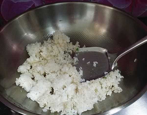 米饭怎么炒好吃,炒米饭怎么炒好吃又简单图16