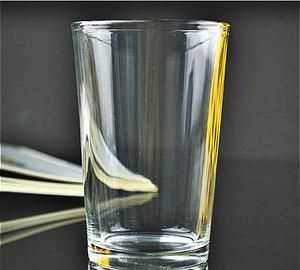 劣质玻璃杯喝水对身体有害吗
