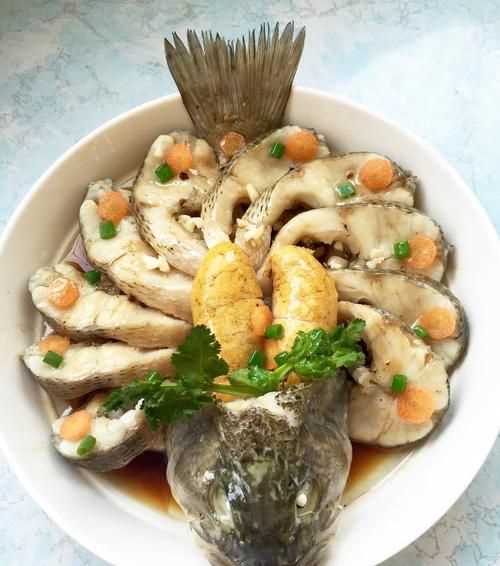 一斤重鲈鱼蒸多长时间