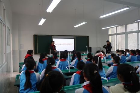 校园道路交通安全自护知识教育讲座