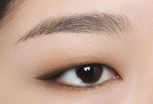 单眼皮怎么画眼线