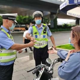 形容交警正能量的句子