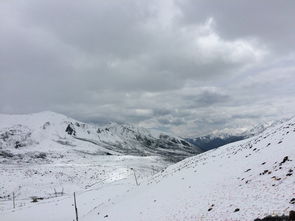 关于折多山雪景的诗句
