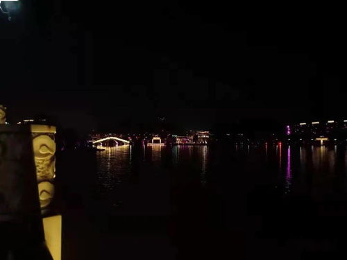 关于隔岸的诗句