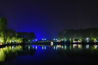 关于西湖夜景的诗句