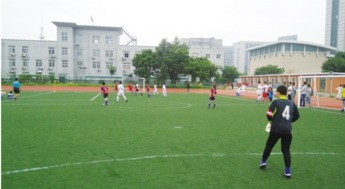 校园足球赛为话题作文