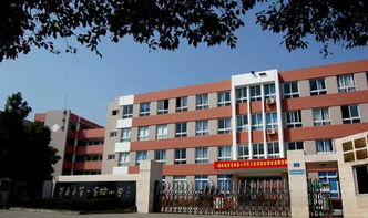 校园美景春夏秋冬300字,校园春夏秋冬的美景400字作文,校园的美景作文450字春夏秋冬