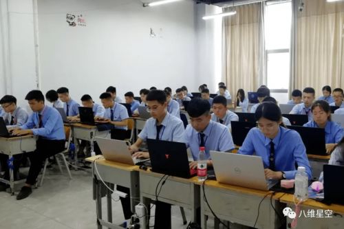 校园的新生活500作文