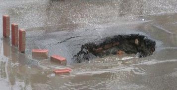 台风暴雨天气行车注意事项