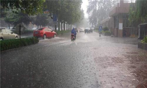 下雨天走高速注意事项