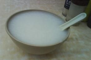 那碗温暖而又纯粹的白米粥