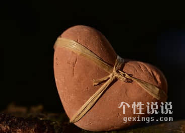 65句经典说说：我与你隔着长风深谷，近不得，退不舍