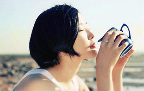 热门经典说说成熟，就是用微笑来面对一切小事